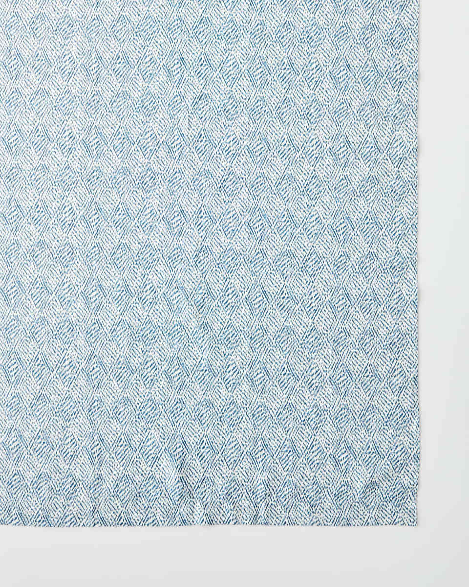 Duma Diamond Tablecloth, 70" x 144"