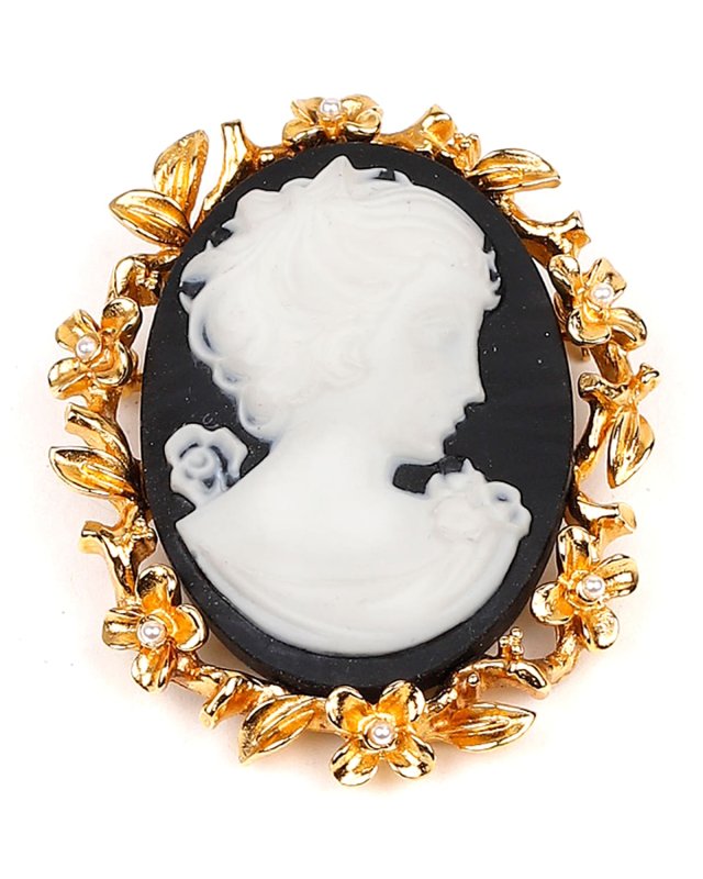 Cameo Gold Pin