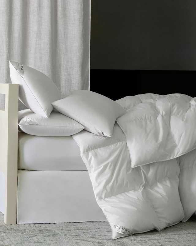 800-Fill European Down Firm Queen Pillow