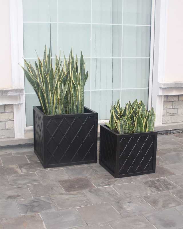 Lattice Outdoor 2-Pack Planter Boxes, 18" and 24"