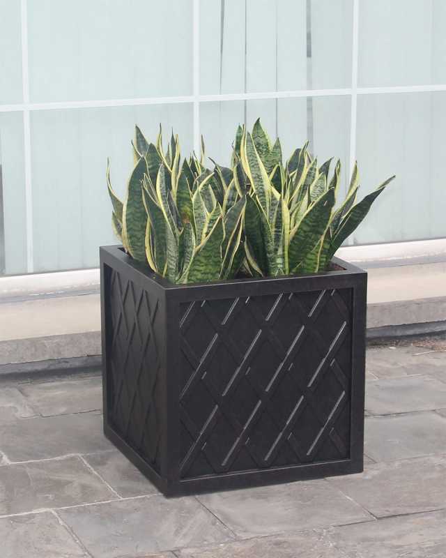 Lattice Outdoor 18" Small Square Planter Box