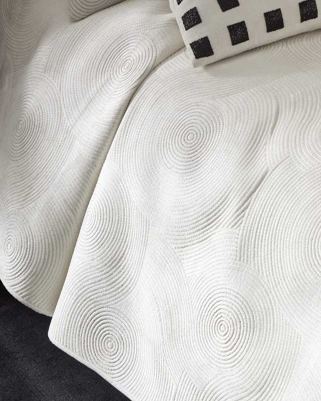 Einar Velvet Coverlet,