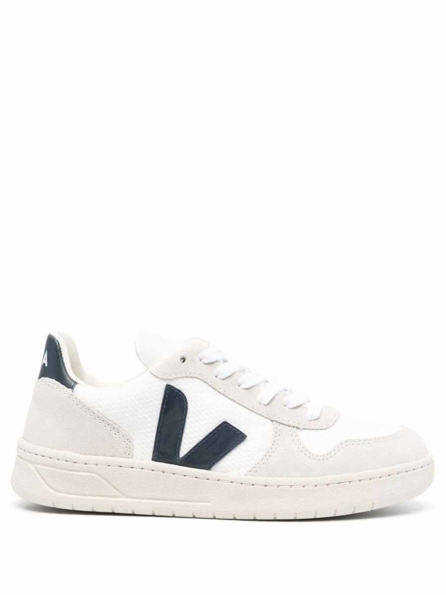 V-10 low-top sneakers