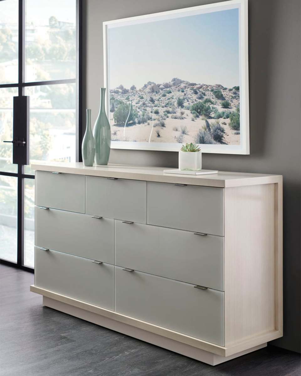 Expressions Dresser