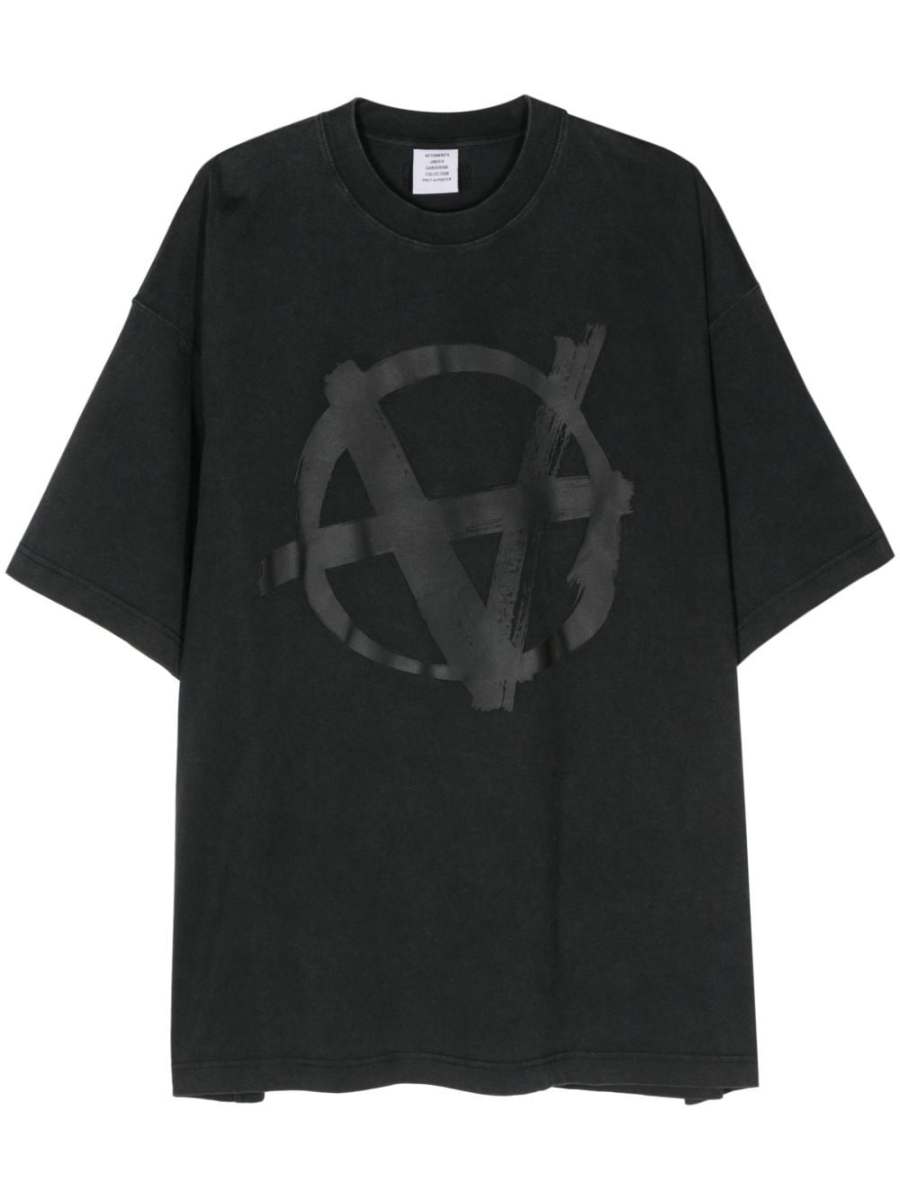 graphic-print T-shirt