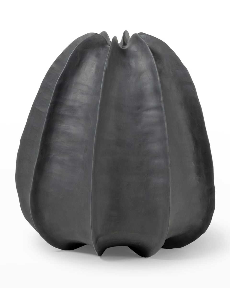 Keiko Vase, Medium