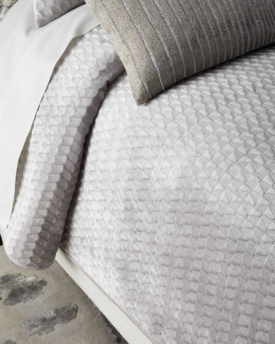Marconi Geometric Velvet Quilt,