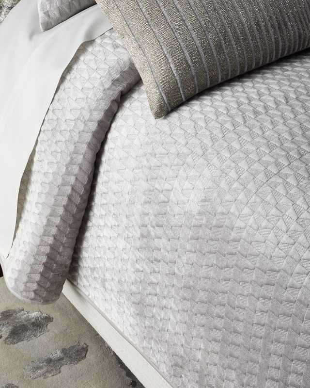 Marconi Geometric Velvet Quilt,