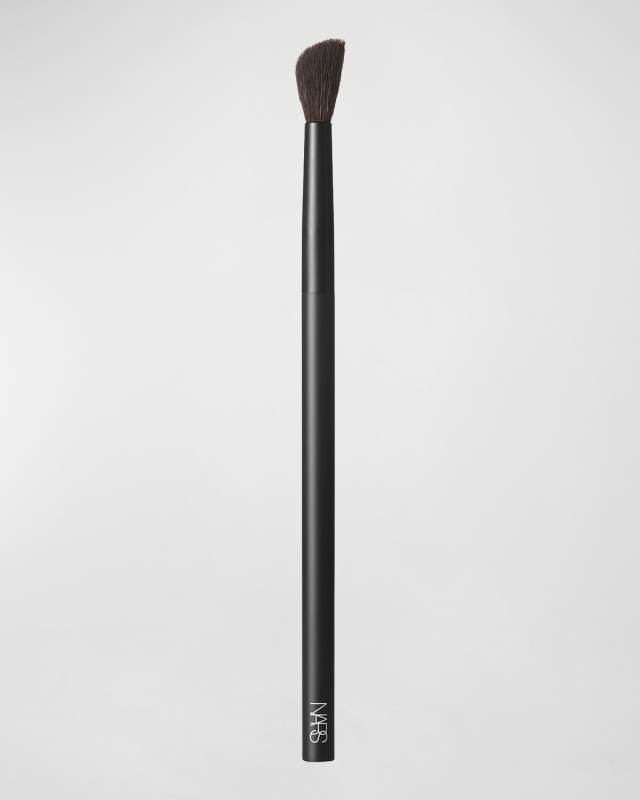 #10 Radiant Creamy Concealer Brush