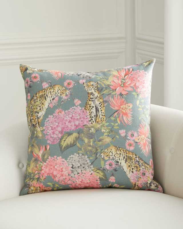 Isabella Pillow,