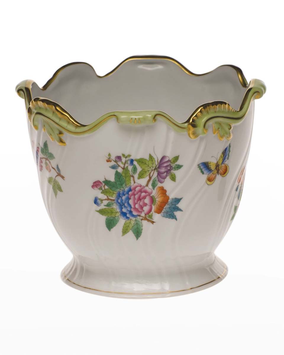 Queen Victoria Ribbed Cache Pot
