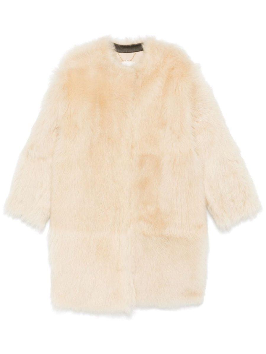 Illustration coat