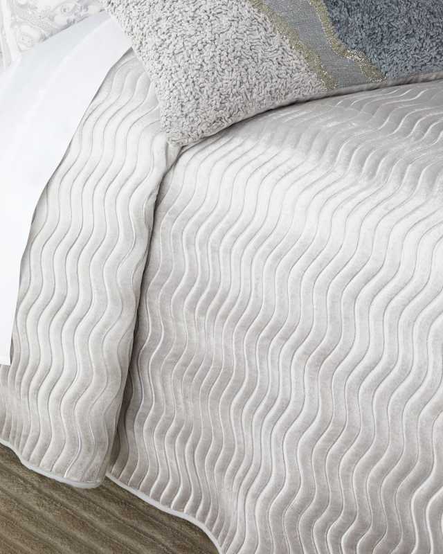 Taylor Wave Quilt,
