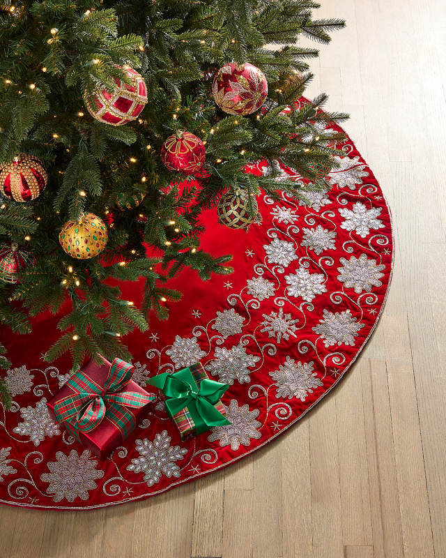 Multi-Beaded Snowflake Ash Velvet Christmas Tree Skirt