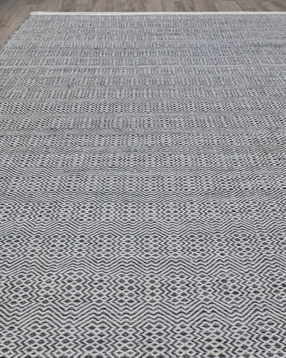 Naomi Indoor/Outdoor Flat-Weave Rug, 8' x 10'
