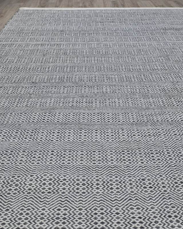 Naomi Indoor/Outdoor Flat-Weave Rug, 8' x 10'