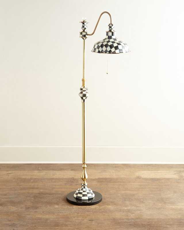 Courtly Farmhouse Floor Lamp