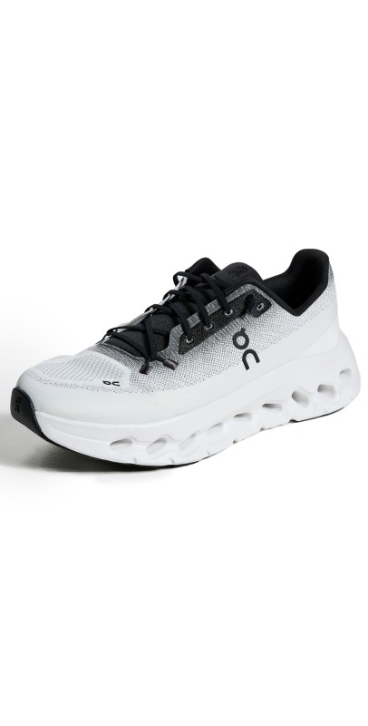 On Cloudtilt Sneakers Black Ivory