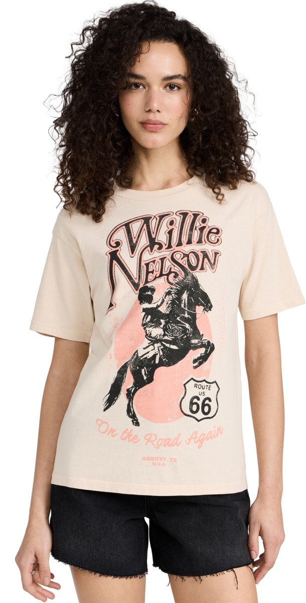Daydreamer Willie Nelson Route 66 Weekend Tee Sand