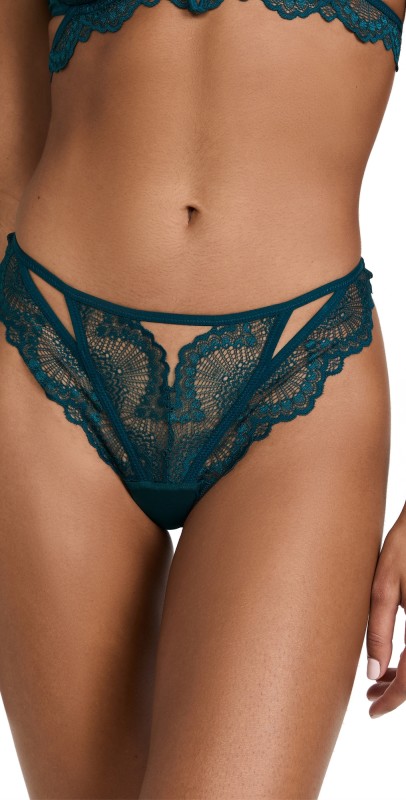 Thistle and Spire Kane Thong Chameleon