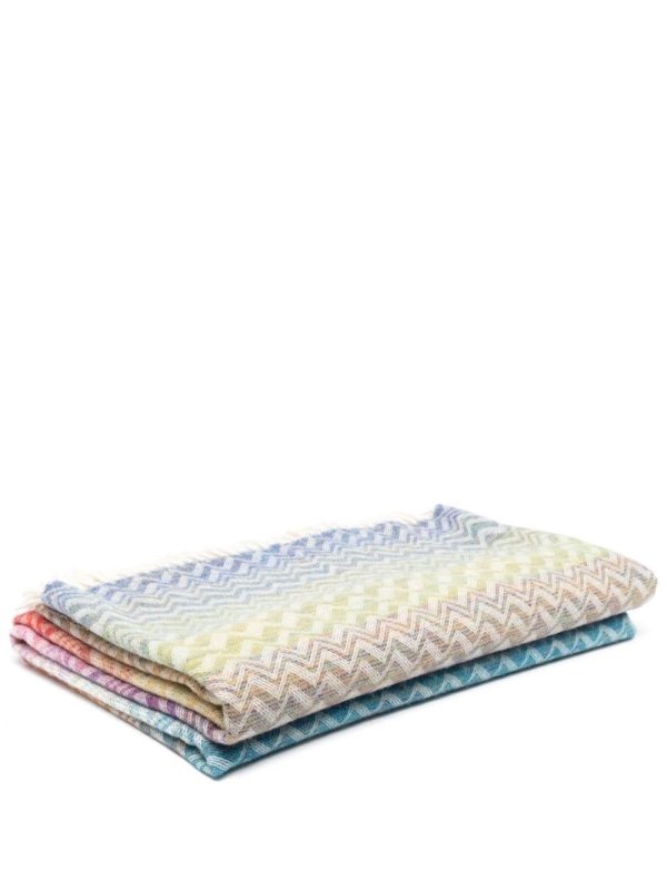 zigzag-pattern fringed throw