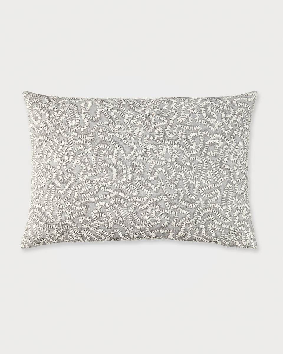 Maze Coral Decorative Pillow