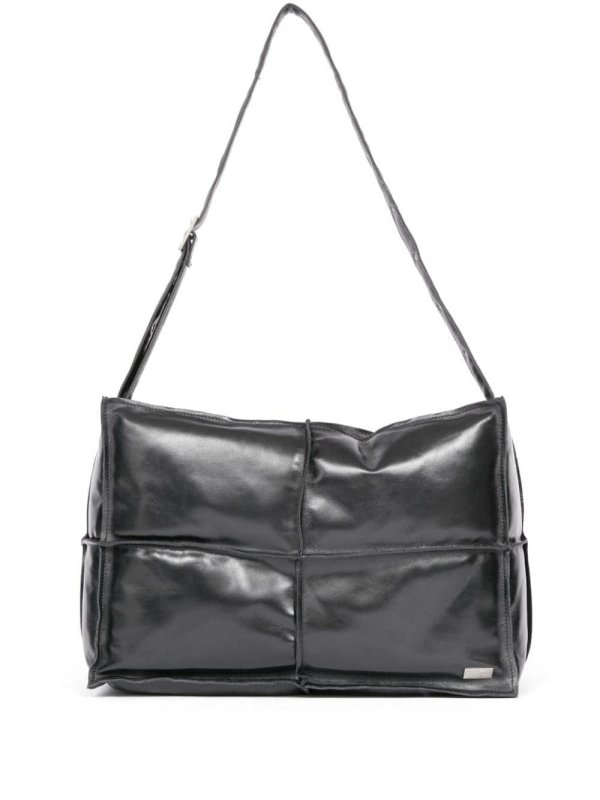 logo-plaque leather shoulder bag
