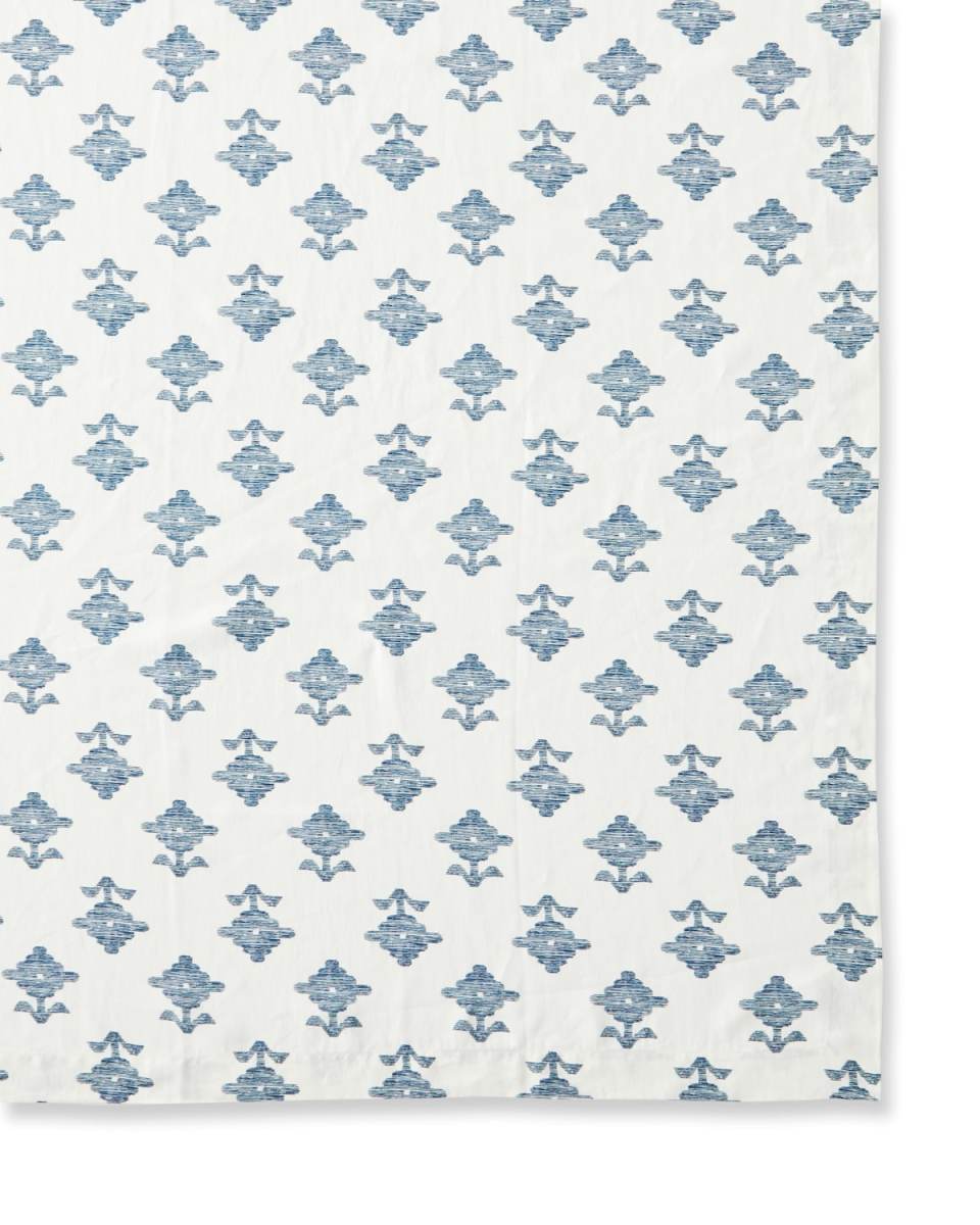Rubia Linen Tablecloth, 70" x 126"