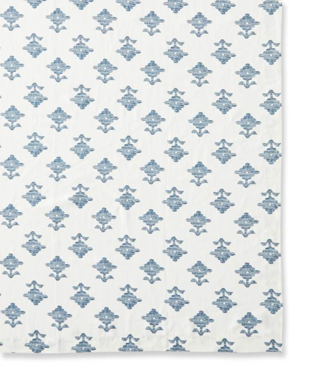 Rubia Linen Tablecloth, 70" x 126"