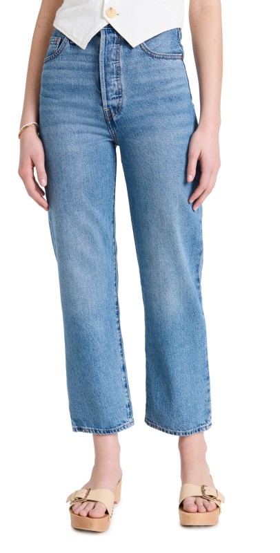 Levi's Ribcage Straight Ankle Jeans In The Middle