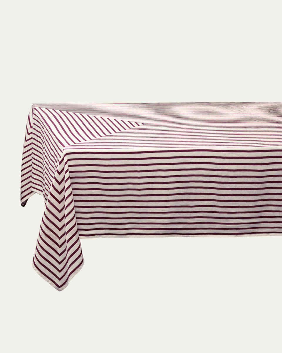 Concorde Sateen Tablecloth, Medium, 70" x 90"