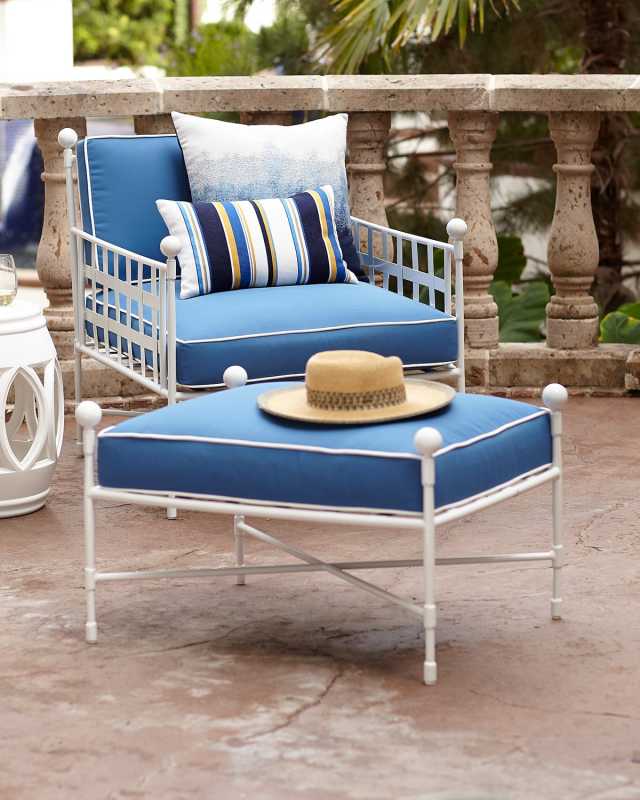 Avery Ottoman, White/Blue