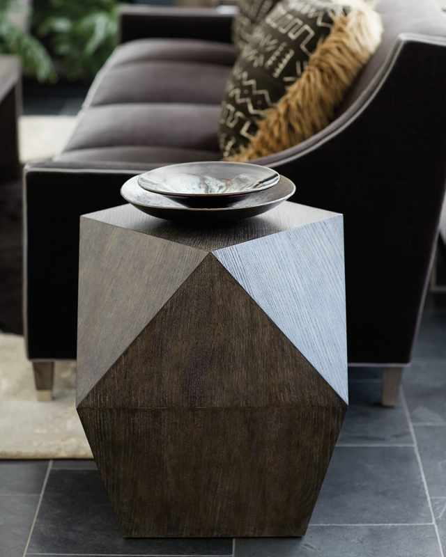 Linea Square Dimensional End Tab