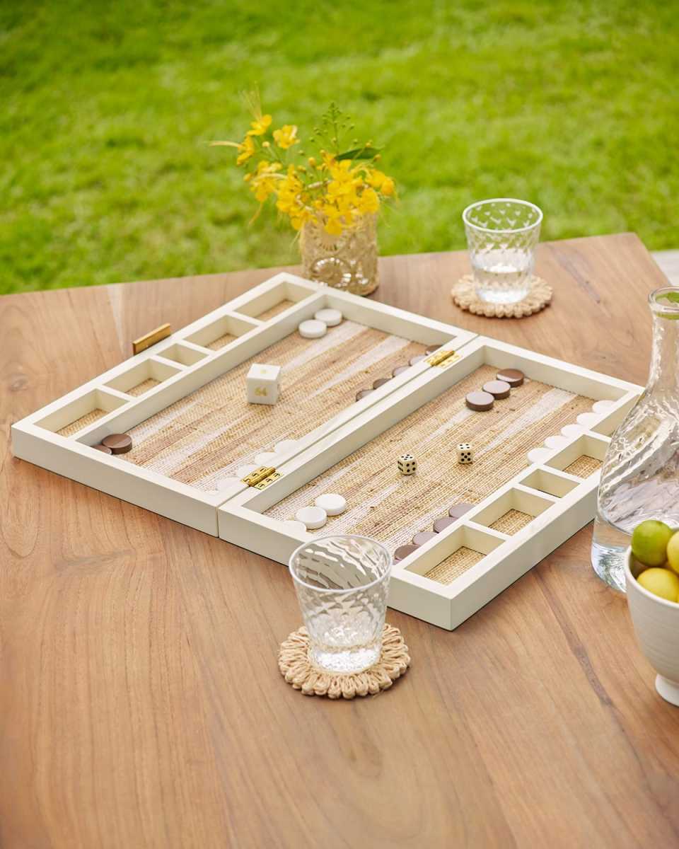 Lacquer Raffia Backgammon Set