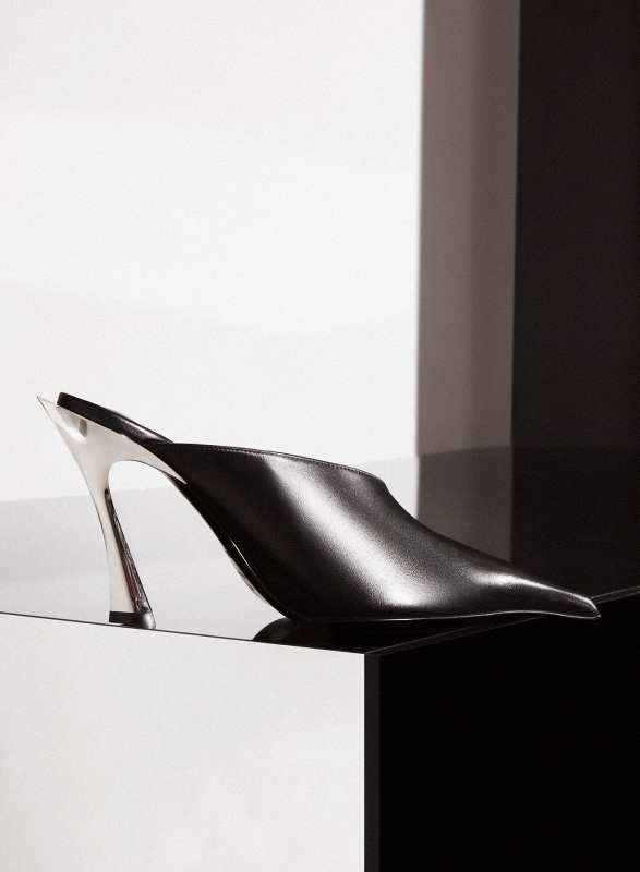 Mugler black leather fang 95 mules