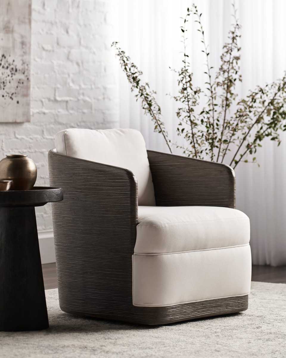 Carlyle Swivel Lounge Chair