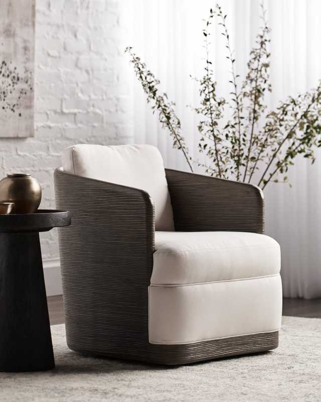 Carlyle Swivel Lounge Chair