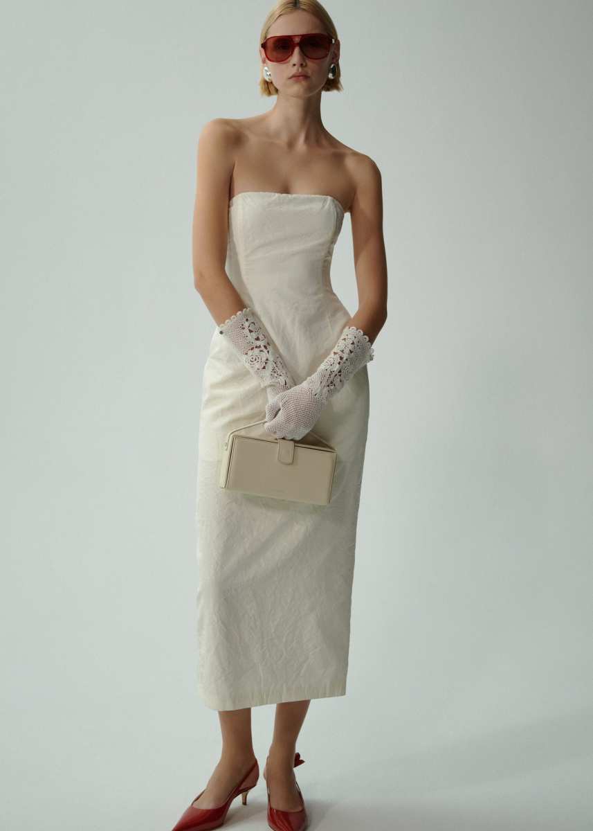 MAGDA BUTRYM Crochet gloves in cream