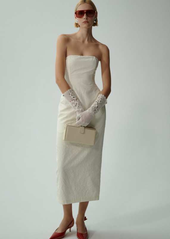 MAGDA BUTRYM Crochet gloves in cream