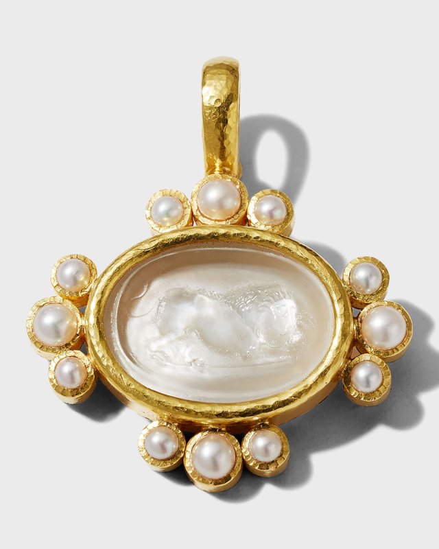 Yellow Gold Leo Pendant with Freshwater Pearls