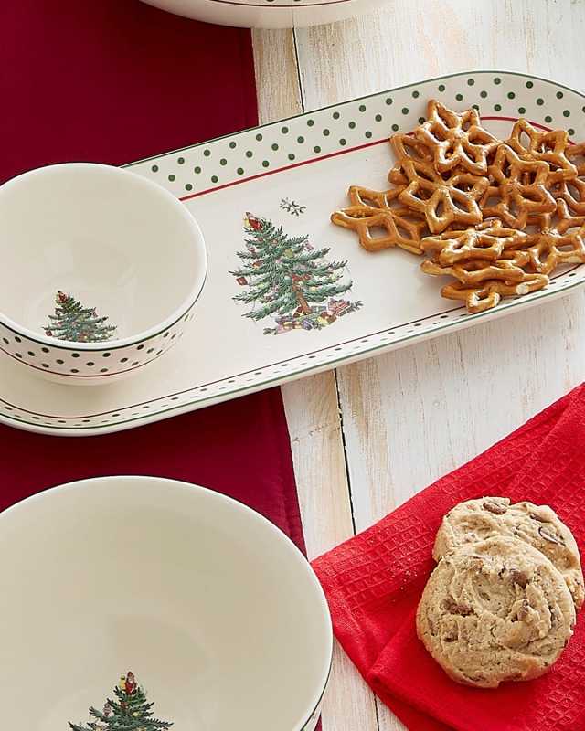 Christmas Tree Polka Dot Oval Chip and Dip Set