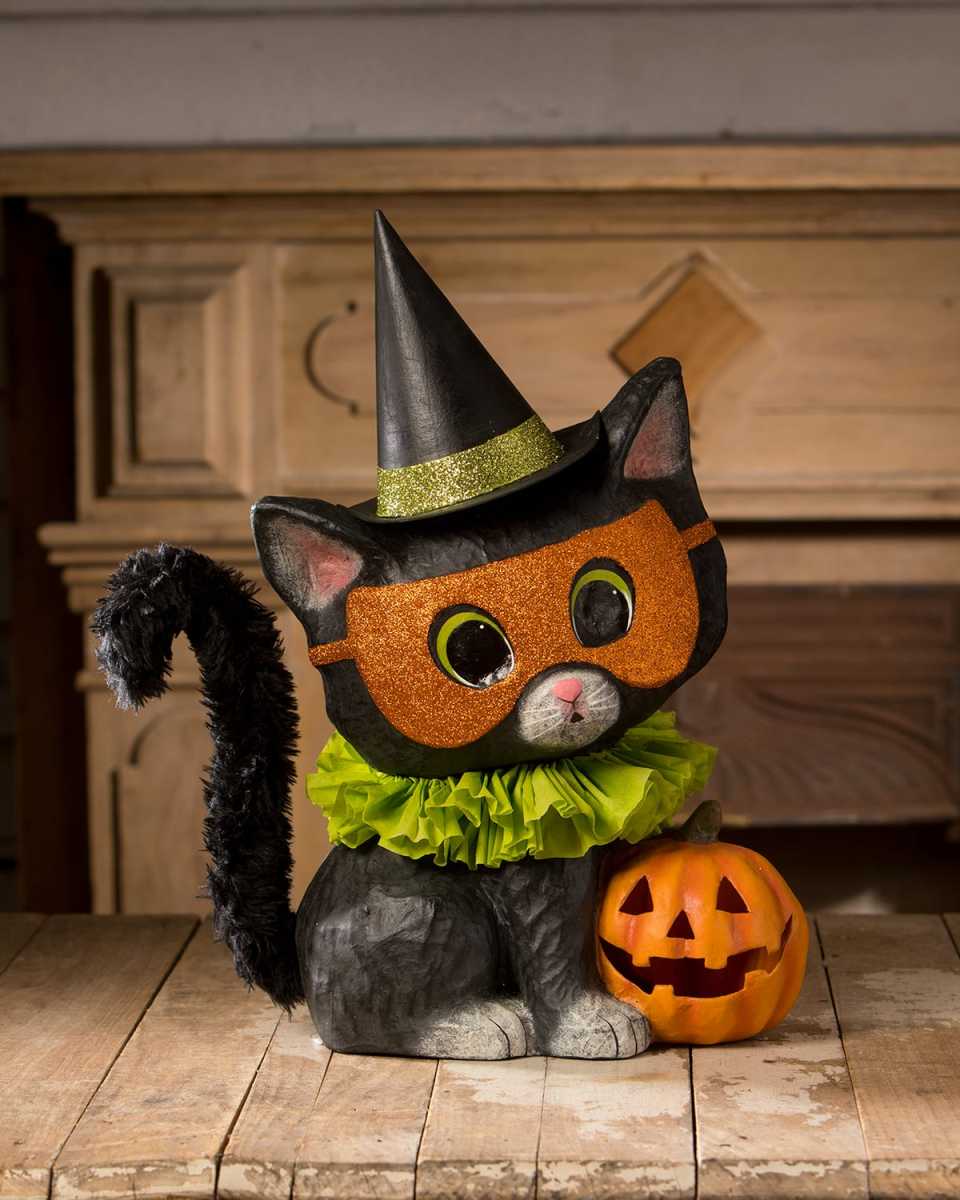Halloween Kitty Binks Figure