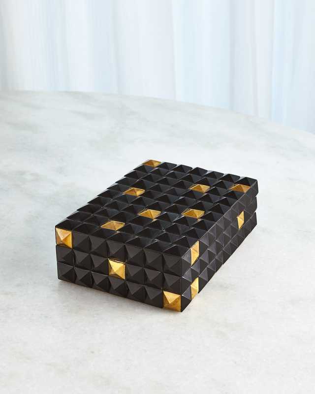 Pyramid Box - Medium