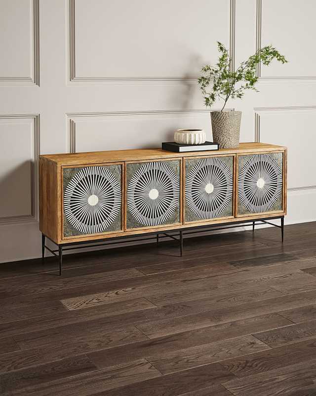 Giovanni Entertainment Console