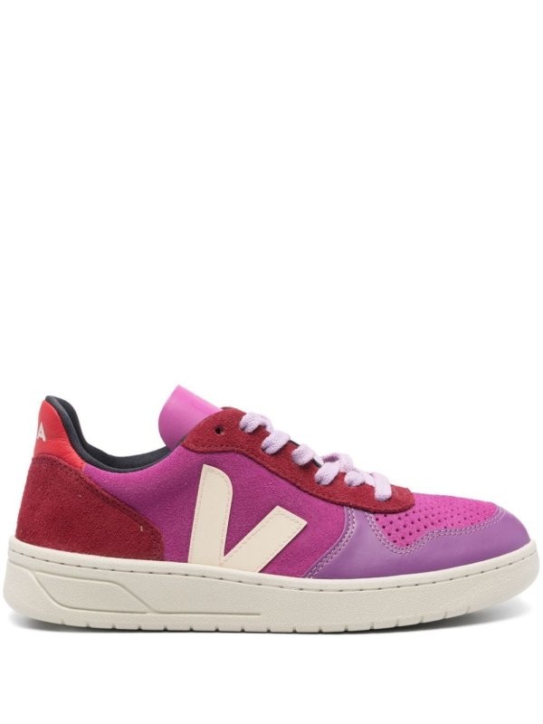 V-10 sneakers