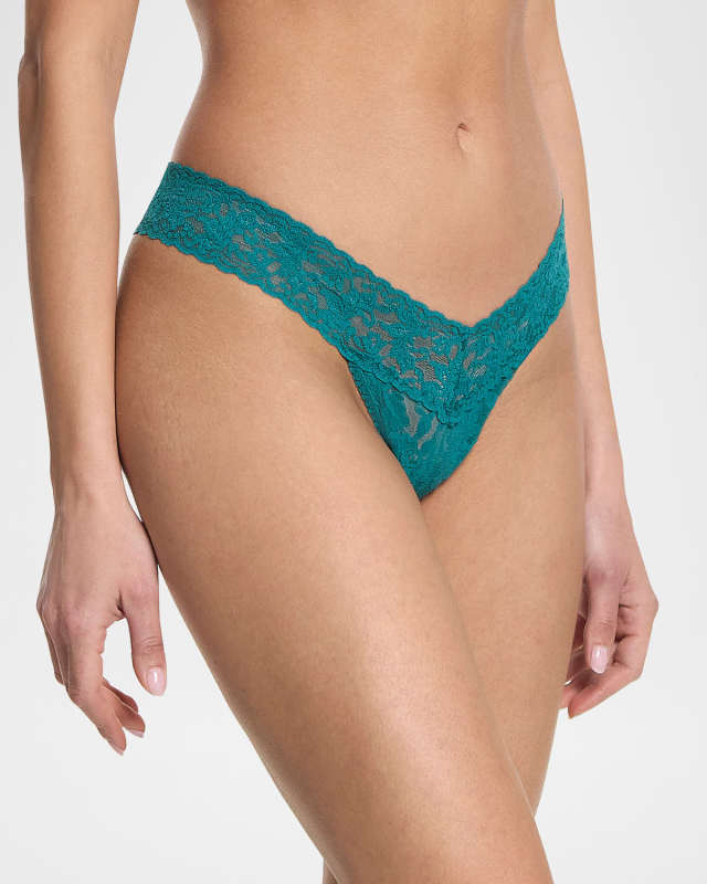 Signature Lace Low-Rise Thong