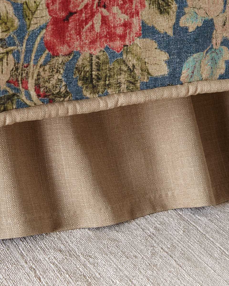 After Glow Ruffled Dust Skirt, QUEEN