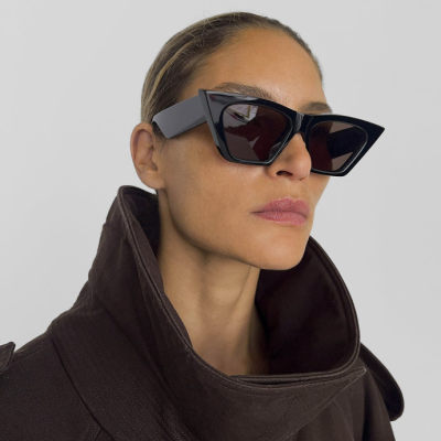 PHOEBE PHILO PEAK SUNGLASSES in black acetate