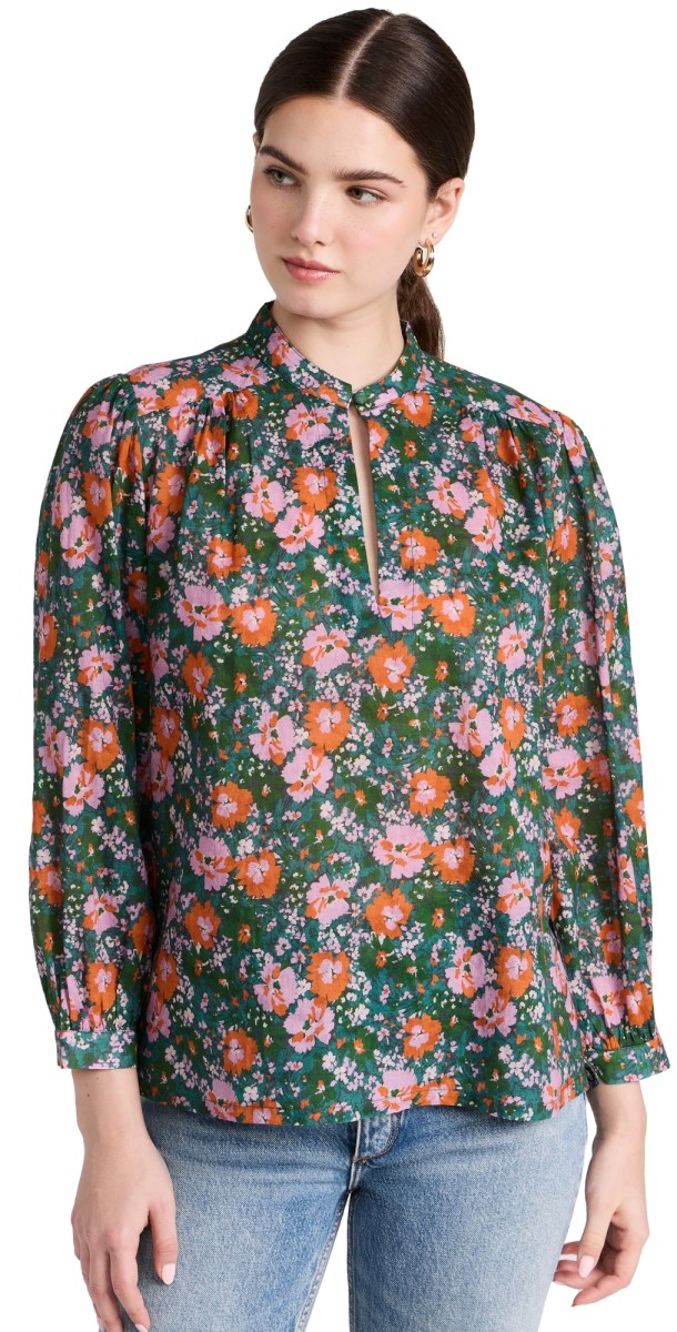 Birds of Paradis Bailey Blouse Camellia Shrub