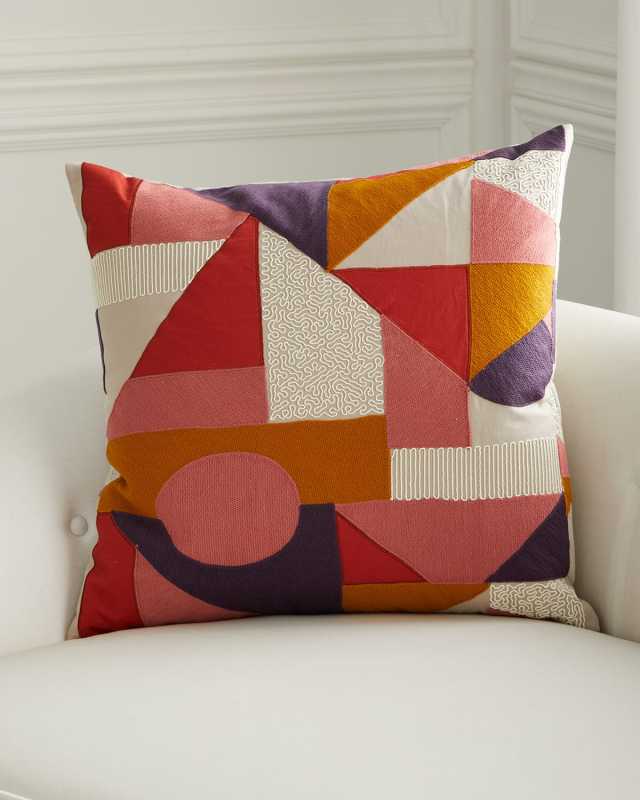 Izzy Pillow,